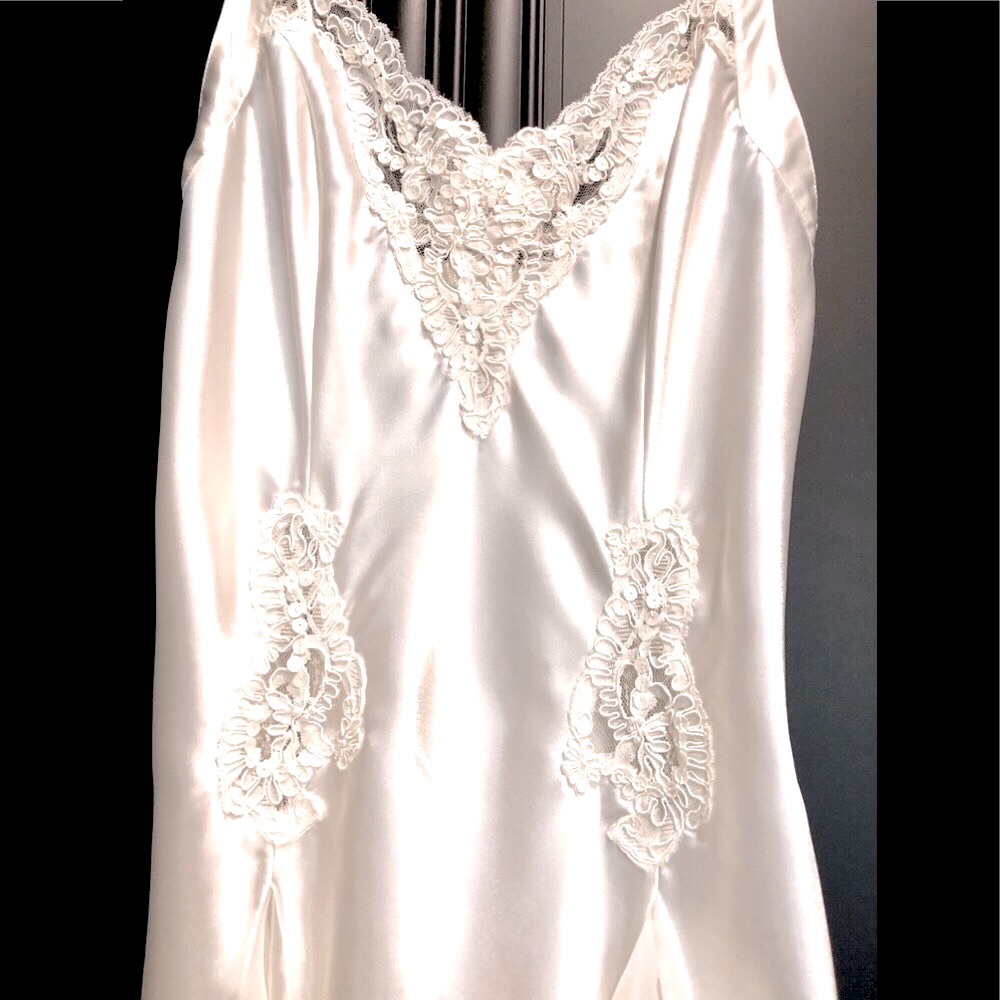 Victoria’s Secret ivory Satin  & Chiffon embellished sequin, lace chemise. Sz S - Picture 9 of 15